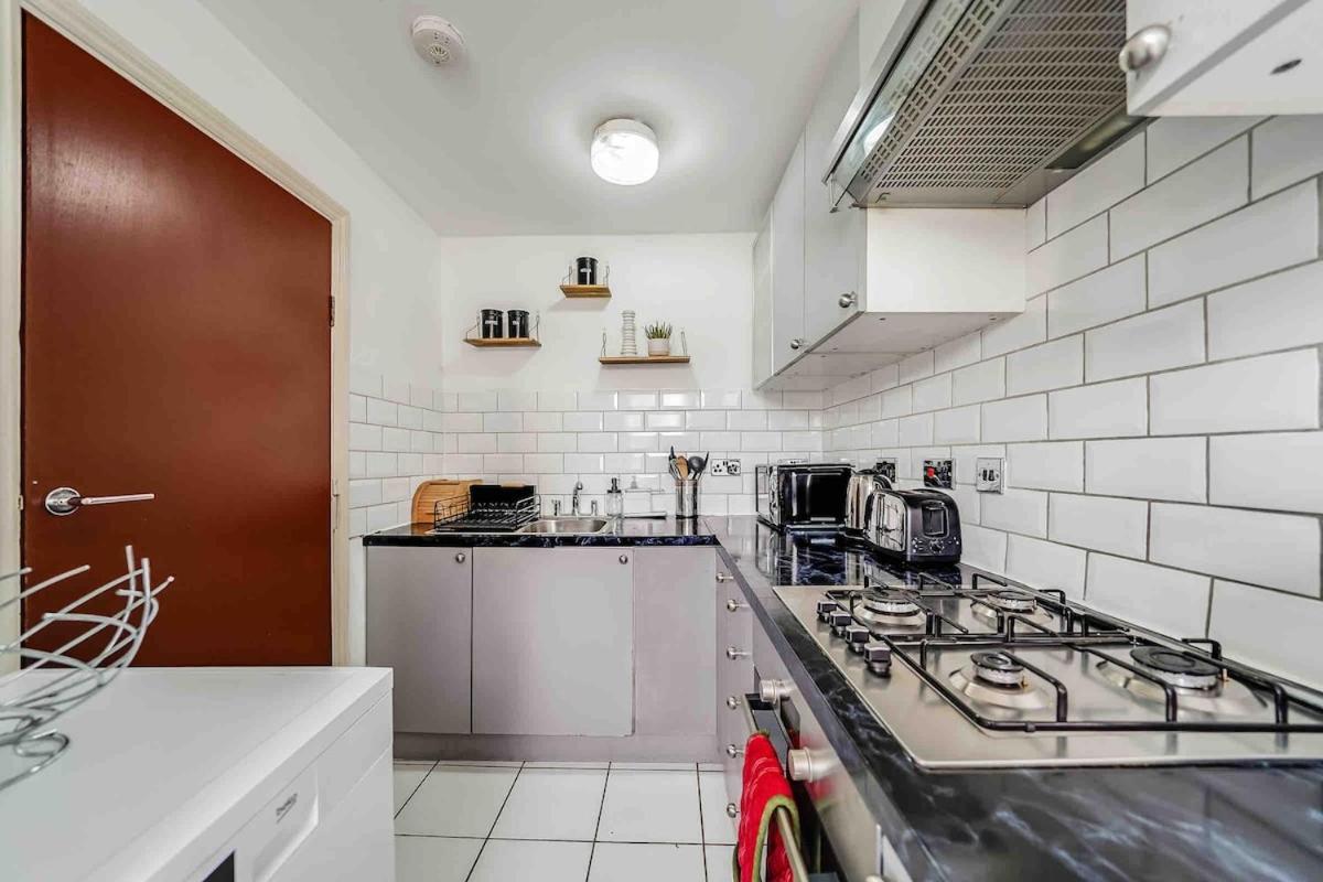 Apartamento Lovely 2-bed Close To Excel And O2 Arena Londres